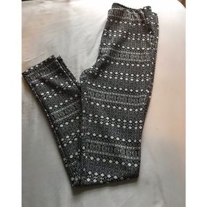 Bethany Mota printed leggings 🖤🖤🖤